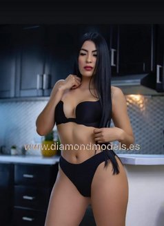 Italian Andrea the best GFE - escort in Al Manama Photo 6 of 10
