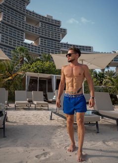 Italyboy - Male companion in Dubai Photo 1 of 9