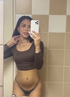 Itanamnl - Transsexual escort in Manila Photo 8 of 8