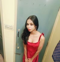 Roshini queen - Transsexual escort in Chennai