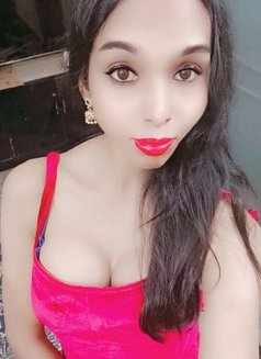 Roshini queen - Transsexual escort in Chennai Photo 4 of 9