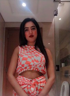 Its Mahii - puta in Dubai Photo 5 of 9