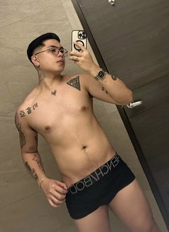 Its Your Boy Jm - Male escort in Manila Photo 4 of 7