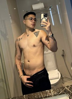 Its Your Boy Jm - Male escort in Singapore Photo 2 of 8