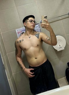 Its Your Boy Jm - Male escort in Singapore Photo 7 of 8