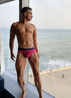 Itsmatie - Acompañantes masculino in Dubai Photo 1 of 5