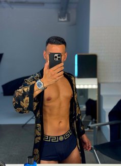 Itsmatie - Acompañantes masculino in Dubai Photo 5 of 5