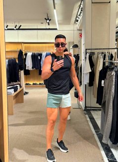 Itsmatie - Male escort in Barcelona Photo 7 of 7