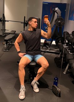 Itsmatie - Male escort in Dubai Photo 4 of 14