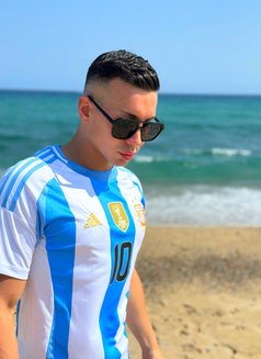 Itsmatie - Male escort in Dubai Photo 5 of 14