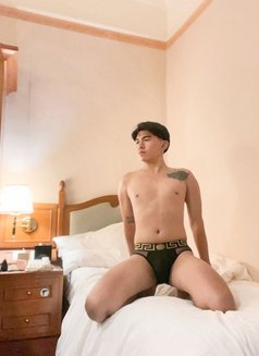 Itsme Sky - Male escort in Hong Kong Photo 10 of 12
