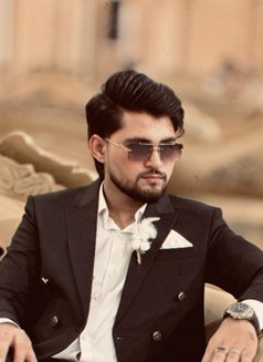 Itx Me Fadii - Male adult performer in Lahore Photo 1 of 5