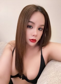 IV Good Service BOTH - Transsexual escort in Riyadh Photo 2 of 13