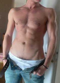 Ivan Masseur Tantra MILANO - Male escort in Milan Photo 3 of 9