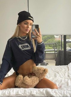 Ivanka - escort in Singapore Photo 6 of 6