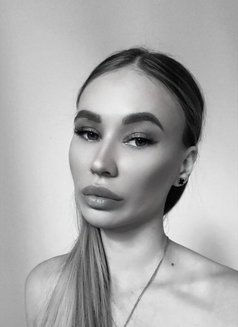 Ivanna - escort in Hong Kong Photo 5 of 5