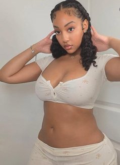 Ivon - escort in Ahmedabad Photo 1 of 6