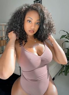 Ivon - escort in Ahmedabad Photo 6 of 6