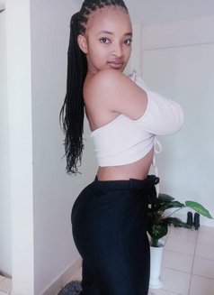 Ivory Amira - puta in Dubai Photo 1 of 9