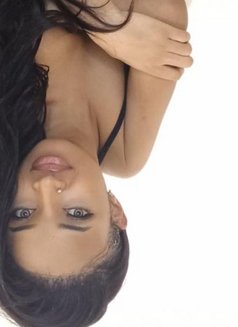 Ivory Amira - puta in Dubai Photo 2 of 9