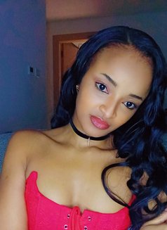 Ivory Amira - puta in Dubai Photo 5 of 9