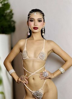 Ivory - escort in Hong Kong Photo 7 of 8