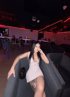 Ivy - puta in Abu Dhabi Photo 1 of 10