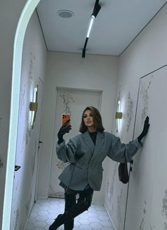 Ivy - escort in Dubai Photo 8 of 8