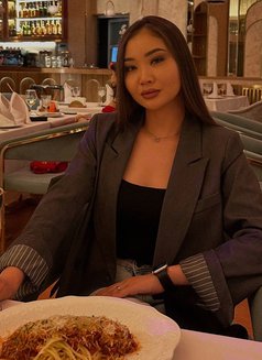 Ivy - escort in Dubai Photo 5 of 9