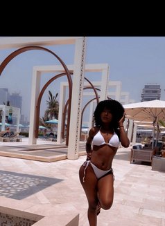 Ivy - puta in Dubai Photo 1 of 5