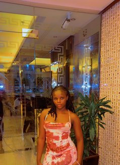 Ivy - escort in Dubai Photo 4 of 5