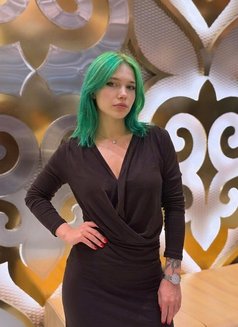 Ivy - escort in Dubai Photo 2 of 6