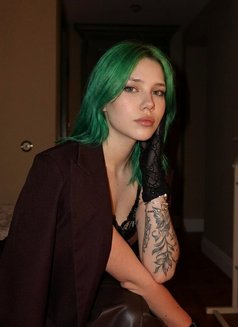 Ivy - escort in Dubai Photo 5 of 6