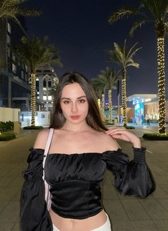 Ivy - escort in Dubai Photo 3 of 6