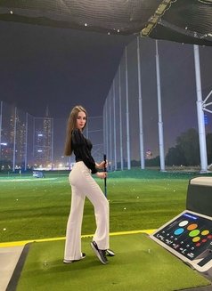 Ivy - escort in Dubai Photo 4 of 6