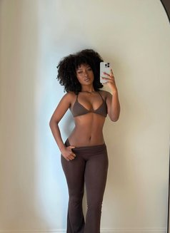 Ivy - escort in Dubai Photo 6 of 8