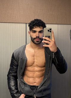 Iwan 10 - Male escort in Dubai Photo 1 of 3