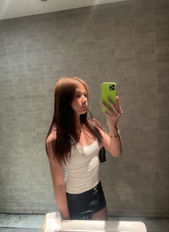 Iwantuclaire - Transsexual escort in Makati City Photo 8 of 10