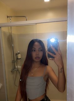 Iya - Acompañantes transexual in Makati City Photo 8 of 8