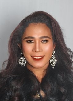 Iyah Ferrari - Transsexual escort in Bangkok Photo 16 of 29