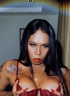 Iyah Ferrari - Transsexual escort in Bangkok Photo 1 of 29