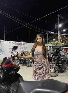 Iyah Garcia - Transsexual escort in Manila Photo 4 of 5