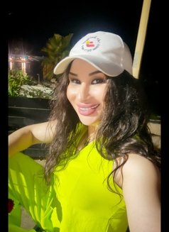 IZABELLA AZERİ - Transsexual escort in Beirut Photo 28 of 28