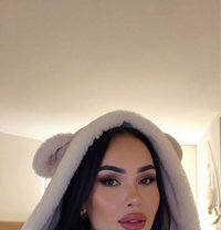 Izabella - escort in Dubai Photo 3 of 5