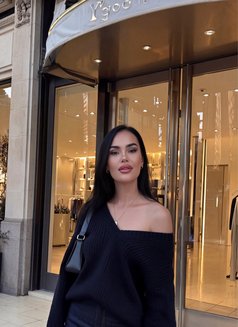 Izabella - escort in Dubai Photo 5 of 5