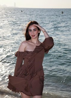 Izabella - escort in Hong Kong Photo 5 of 9