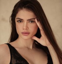 Izabelle Nunes - companion in Seoul