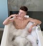 Izan - Acompañantes masculino in Dubai Photo 1 of 15