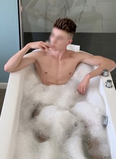 Izan - Male escort in Dubai Photo 1 of 15