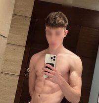 Izan - Acompañantes masculino in Dubai